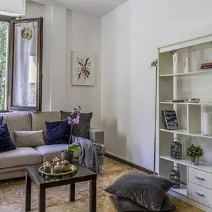 Cozy Roman With Parking Appartement